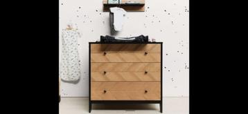 commode , kinderledikant met matras, kinderbox beschikbaar voor biedingen