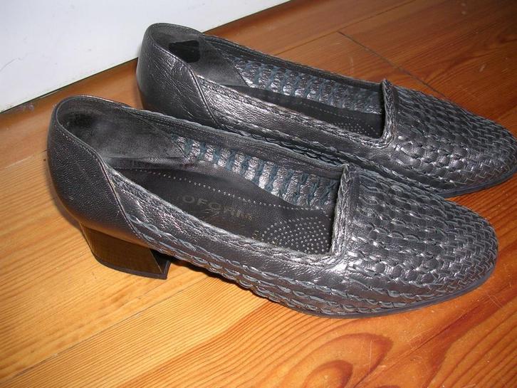 Grijze gevlochten leren pumps met hak van Helioform, mt 38,5, Kleding | Dames, Schoenen, Zo goed als nieuw, Pumps, Grijs, Verzenden