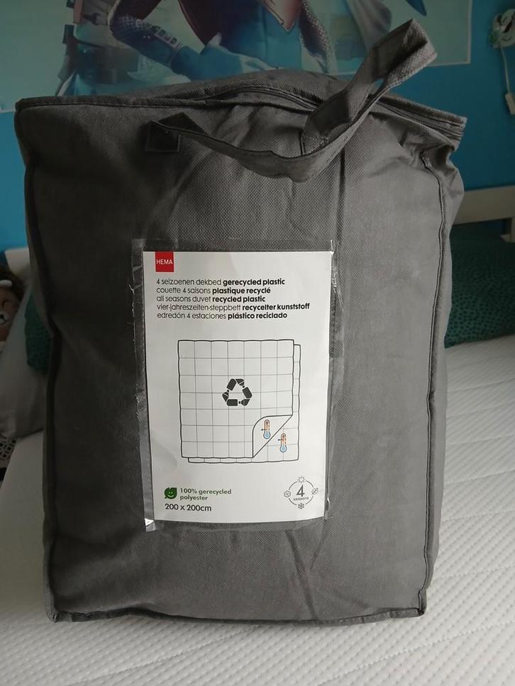 Hema 4 Seizoenen Dekbed - 200x200, Huis en Inrichting, Slaapkamer | Beddengoed, Zo goed als nieuw, Deken of Dekbed, Tweepersoons