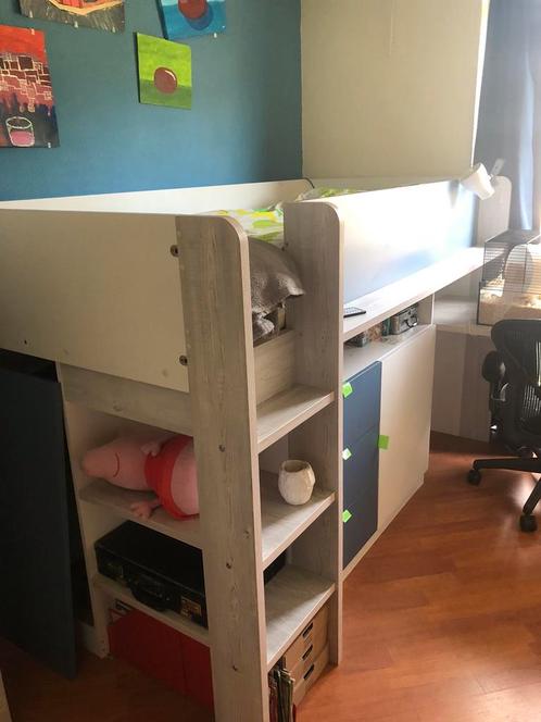 Half hoogslaper met bureau en kast, Kinderen en Baby's, Kinderkamer | Stapelbedden en Hoogslapers, Zo goed als nieuw, Hoogslaper