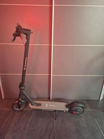 Electrische step met ledverlichting beschikbaar voor biedingen