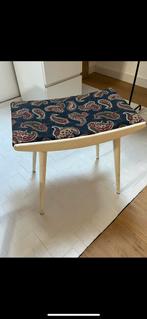 Vintage Houten Krukje met Paisley Bekleding, Gebruikt, Overige kleuren, Ophalen of Verzenden, Eén