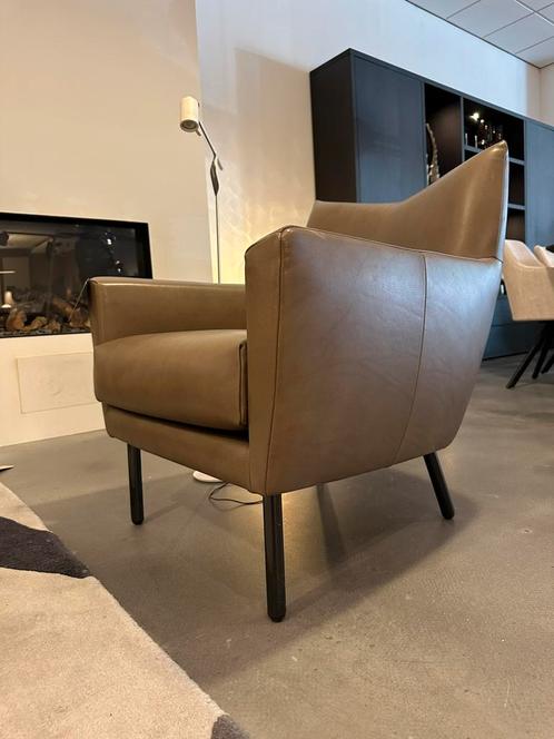Showroommodel Design on Stock Toma Fauteuil – Cera Clay, Huis en Inrichting, Fauteuils, Nieuw, Leer, 75 tot 100 cm, 75 tot 100 cm