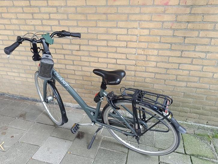Fiets, Giant Chill, Fietsen en Brommers, Fietsen | Dames | Damesfietsen, Zo goed als nieuw, Giant, Ophalen