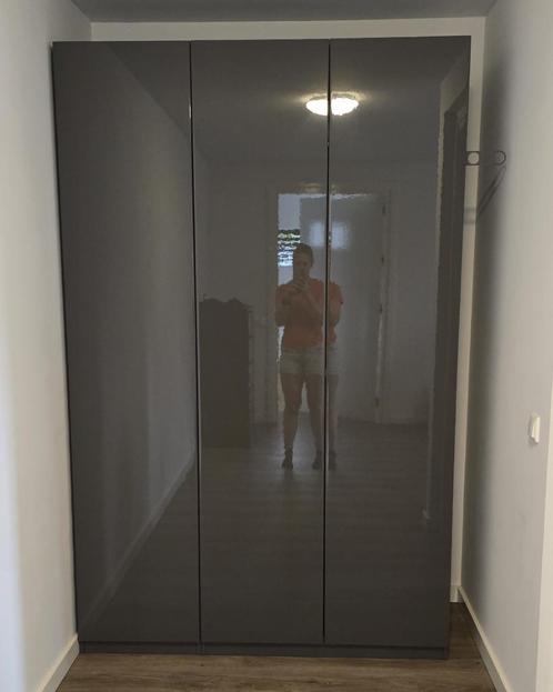 Pax kast Hoog 3 deuren donkergrijs glans met hang en legdeel, Huis en Inrichting, Kasten | Kledingkasten, Zo goed als nieuw, 200 cm of meer