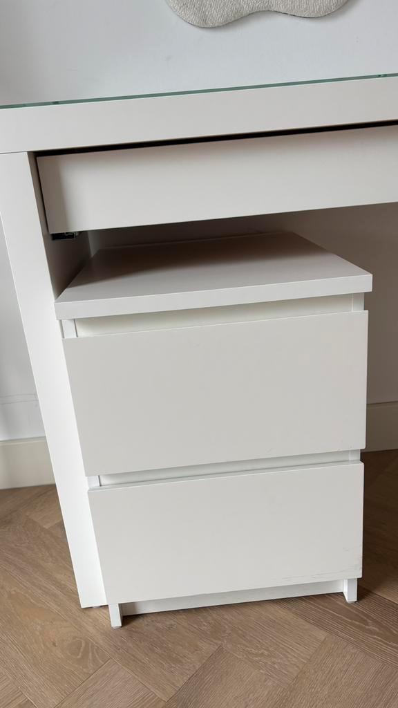 Ikea Malm kast met 2 lades wit, Huis en Inrichting, Slaapkamer | Nachtkastjes, Zo goed als nieuw, 55 tot 70 cm, Minder dan 45 cm