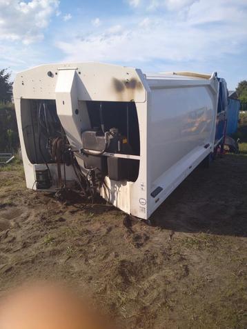 Opbouw vuilniswagen  beschikbaar voor biedingen