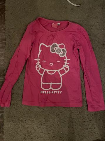 Roze shirt Hello Kitty in maat 128