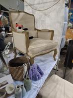 Brocante stoel met voetenbank, Huis en Inrichting, Ophalen, Gebruikt, Wit, Eén