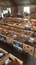 Rommelmarktspullen ruim 100 bananendozen Kom vrijblijvend?, Diversen, Rommelmarktspullen, Ophalen, Gebruikt