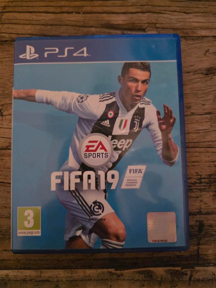 FIFA 19 PS4 - Cristiano Ronaldo, Spelcomputers en Games, Games | Sony PlayStation 4, Zo goed als nieuw, Sport, 3 spelers of meer