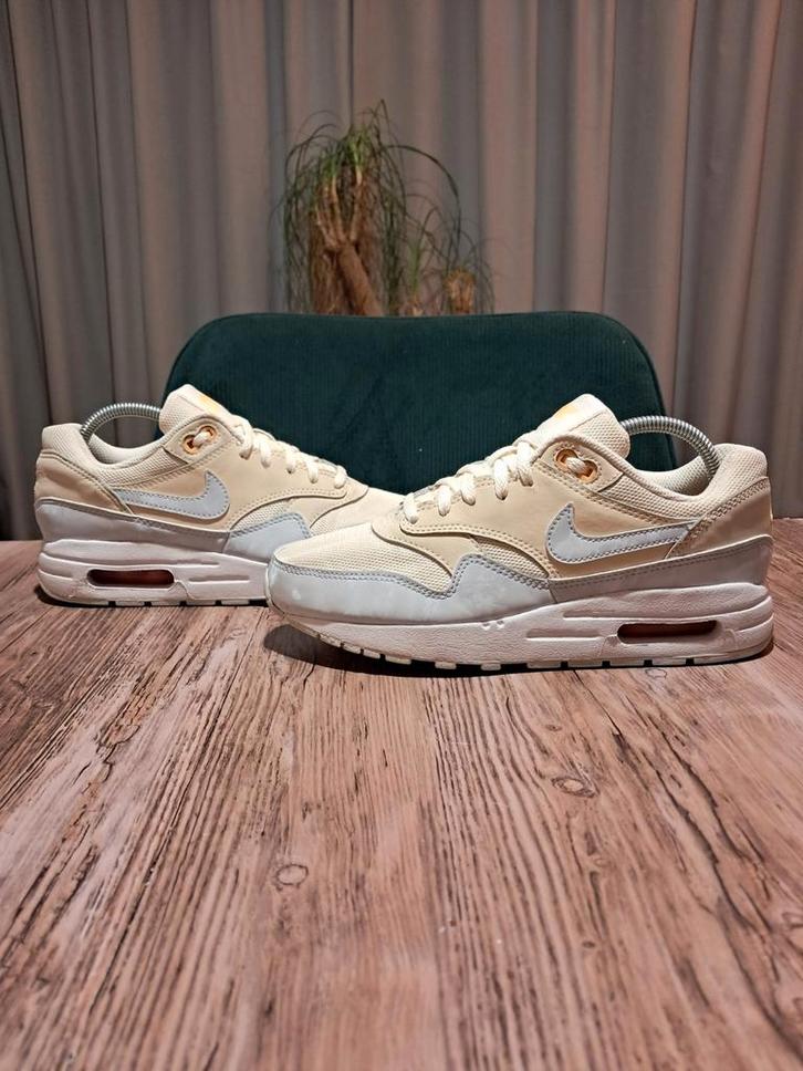 Nike Air Max 1 'Melon Tint' Size 37,5, Kleding | Dames, Schoenen, Gedragen, Sneakers of Gympen, Wit, Ophalen of Verzenden