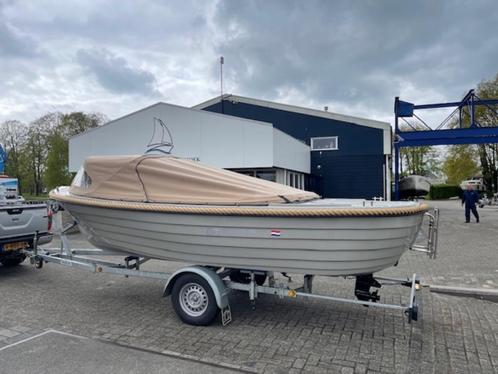 Prachtige Corsiva 570 New Age uit 2022., Watersport en Boten, Sloepen, Zo goed als nieuw, 10 tot 30 pk, 3 tot 6 meter, Binnenboordmotor