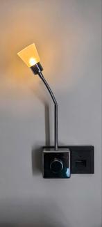 Nachtlampje met stopcontact & dimmer, Huis en Inrichting, Lampen | Wandlampen, Ophalen of Verzenden, Zo goed als nieuw, Glas, Modern