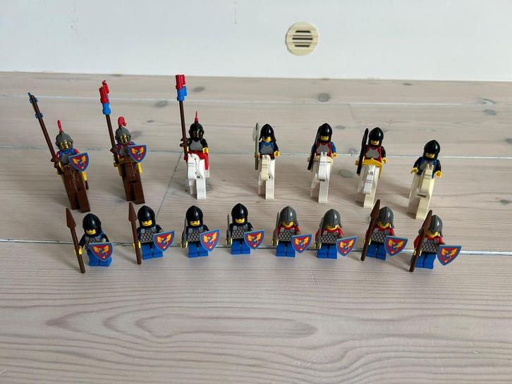 Lego Vintage 15 ridders/7 paarden Slot Drakeburg (6085) 1988, Kinderen en Baby's, Speelgoed | Duplo en Lego, Zo goed als nieuw