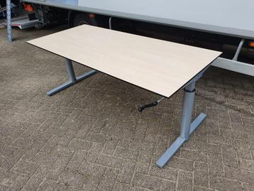 Gispen TM slinger bureau, trespa blad, 7 beschikbaar