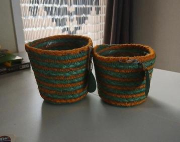 2ndplant2mother 2 juten plantenmanden  beschikbaar voor biedingen