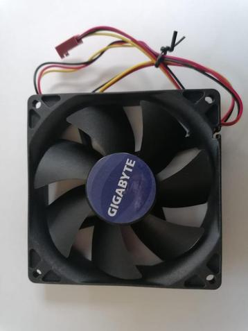 PC Fan 92mm 3 pin Gigabyte DF0922512RFDN (Nieuw) beschikbaar voor biedingen