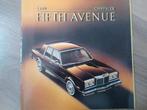 Chrysler Fifth Avenue 1984 autofolder, Overige merken, Ophalen of Verzenden, Zo goed als nieuw