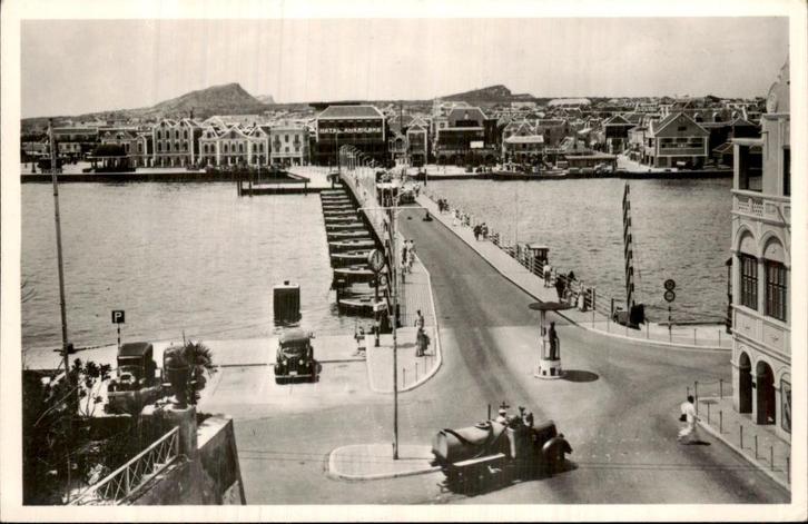Curacao - Pontoon Bridge Emma, Verzamelen, Ansichtkaarten | Nederland, Gelopen, Noord-Brabant, 1940 tot 1960, Ophalen of Verzenden