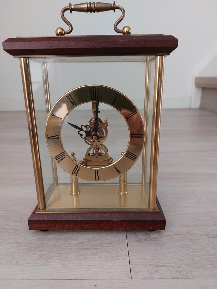 Vintage Tafelklok met Glazen Behuizing, Huis en Inrichting, Woonaccessoires | Klokken, Zo goed als nieuw, Wekker of Tafelklok