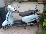 Een nog mooie babyblauwe scooter, Fietsen en Brommers, Snorfietsen en Snorscooters, Ophalen, Zo goed als nieuw, Benzine