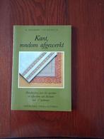 7 boeken over kant + patronen kantklos lintkant stropkant, Diverse auteurs, Ophalen of Verzenden, Zo goed als nieuw, Overige onderwerpen