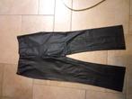 Zwarte nep leren broek - Stradivarius - Maat L, Zwart, Maat 42/44 (L), Ophalen of Verzenden, Zo goed als nieuw