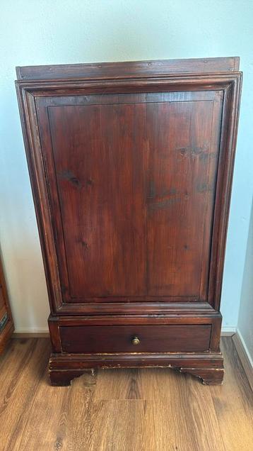 Houten kastje, leuk voor bv in de hal. beschikbaar voor biedingen