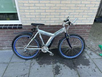 stoere Mountainbike met versnellingen beschikbaar voor biedingen