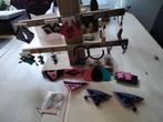 Houten rek met bijzondere oorhangers haarclips enz kleding, Ophalen, Nieuw