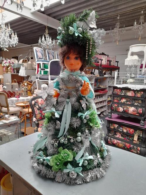 Mooie kerst pop geheel compleet met verlichting, Diversen, Kerst, Zo goed als nieuw, Ophalen of Verzenden