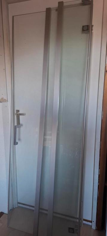 Compacte douchecabine  beschikbaar voor biedingen