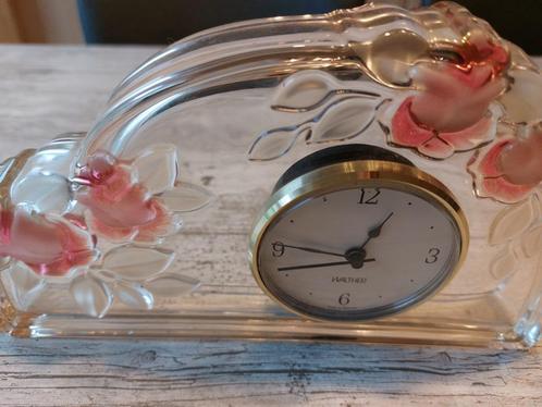 Glazen klok uit Oostenrijk met prachtige bloemetjes, Antiek en Kunst, Antiek | Klokken, Ophalen