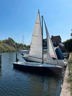 Polyvalk met 4pk buitenboordmotor, Watersport en Boten, Open zeilboten, Ophalen, 6 meter of meer, Zo goed als nieuw, Valk
