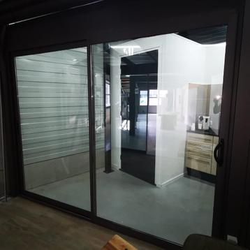 2 schuifpuien showroommodel beschikbaar voor biedingen