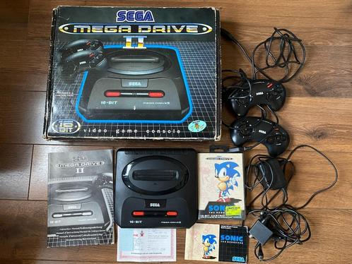 Sega Mega Drive II console boxed + sonic, Spelcomputers en Games, Spelcomputers | Sega, Gebruikt, Mega Drive, Met 2 controllers