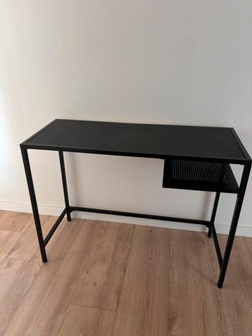 Laptoptafel beschikbaar voor biedingen