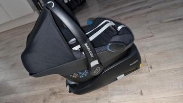 Maxi cosi pebble met familyfix beschikbaar voor biedingen