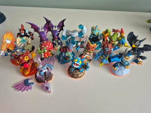 Skylanders Series 2, 3 & 4. (Giants, Swap force trap team), Spelcomputers en Games, Games | Overige, Zo goed als nieuw, 2 spelers