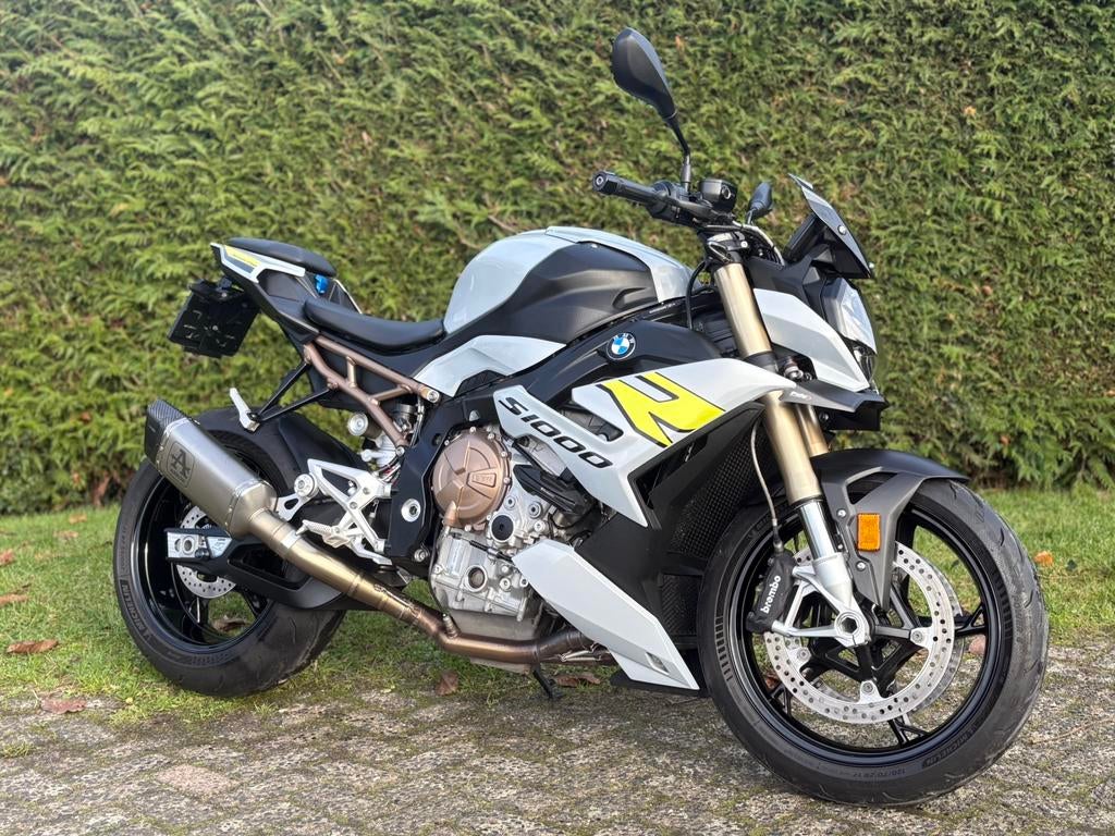 BMW S1000R (bj 2021), Motoren, Motoren | BMW, 4 cilinders, Motorrijbewijs A, Handvatverwarming, Bedrijf