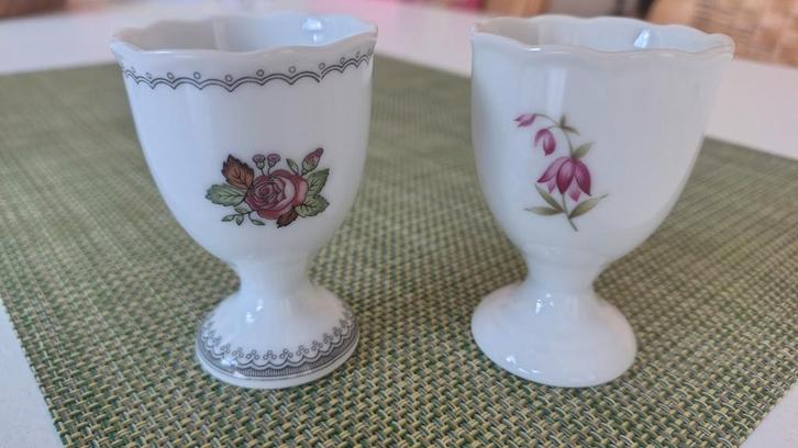 2 Vintage Hutschenreuther Eierdopjes, Huis en Inrichting, Keuken | Servies, Gebruikt, Overige typen, Overige stijlen, Porselein