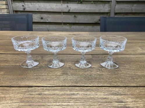 4 hele mooie advocaat glaasjes, Verzamelen, Glas en Borrelglaasjes, Zo goed als nieuw, Borrel- of Shotglas, Ophalen of Verzenden