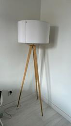 Populair tripod vloerlamp van zuiver, Huis en Inrichting, Lampen | Vloerlampen, Ophalen, Zo goed als nieuw, Scandinavisch, Minder dan 100 cm