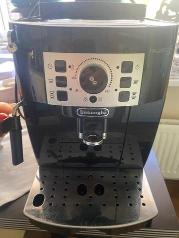 Koffiemachine DeLonghi magnifica s beschikbaar voor biedingen