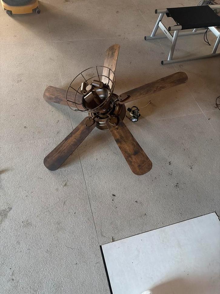 Plafondventilator met verlichting, Huis en Inrichting, Lampen | Overige, Gebruikt, Ophalen of Verzenden