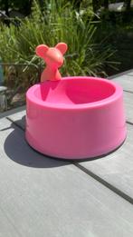 Rose voerbakje met verkleurd varkentje op de rand., Dieren en Toebehoren, Ophalen of Verzenden, Gebruikt