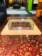 Sdb vitrine salontafel kubus tafel met sleutel, Verzamelen, Retro, Ophalen