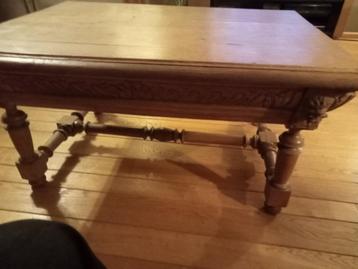 Antieke Eiken Salontafel. beschikbaar voor biedingen