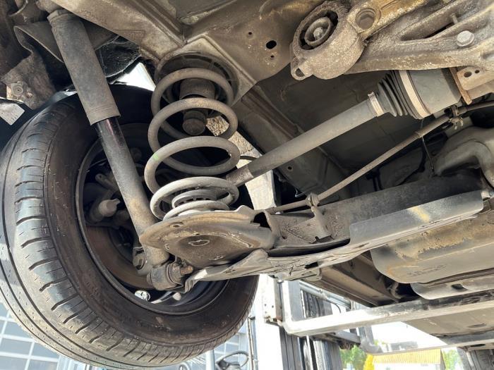 Wielnaaf achter van een Mercedes Vito, Auto-onderdelen, Remmen en Aandrijving, Mercedes-Benz, Gebruikt, 3 maanden garantie